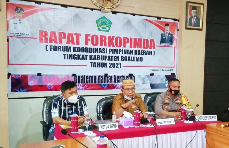  Plt Bupati Boalemo Ir.Anas Jusuf, M.si pimpin FORKOPIMDA
terkait persiapan pelaksanaan Vaksin Covid-19 di Kabupaten Boalemo.