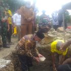  Plt Bupati Boalemo Ir. Anas Jusuf, M.Si menghadiri peletakan batu pertama pembangunan masjid Darul Fallah Desa Dimito Kecamatan Wonosari.