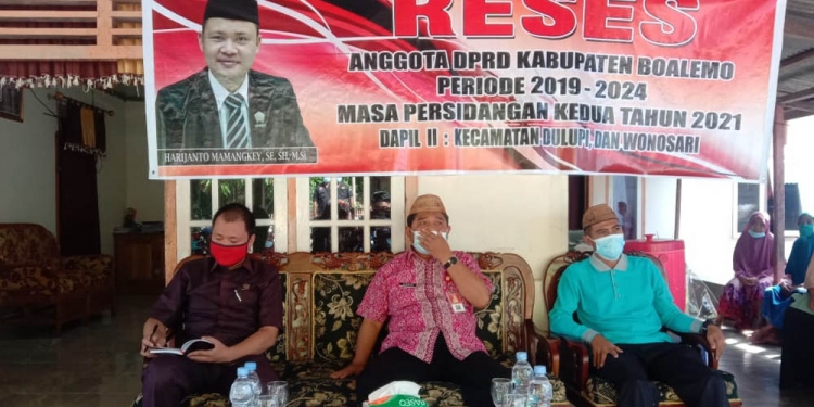 Wakil rakyat DPRD Kabupaten Boalemo Harijanto Mamangkey melaksanakan kegiatan jaring apirasi yang kelima masa persidangan kedua 2021, di Dusun Batu Potong Desa Dulupi Kecamatan Dulupi.