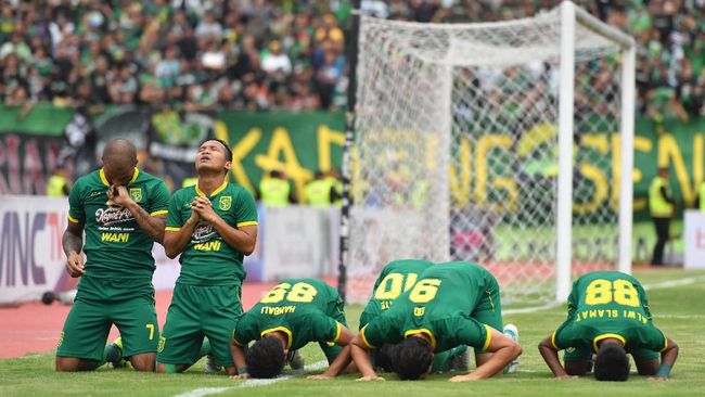 Ilustrasi Persebaya Surabaya. (ANTARA FOTO/Zabur Karuru).