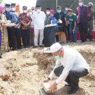 Peletakan batu pertama pembangunan tauhid center PPA oleh Plt.Bupati Boalemo Anas Jusuf.
