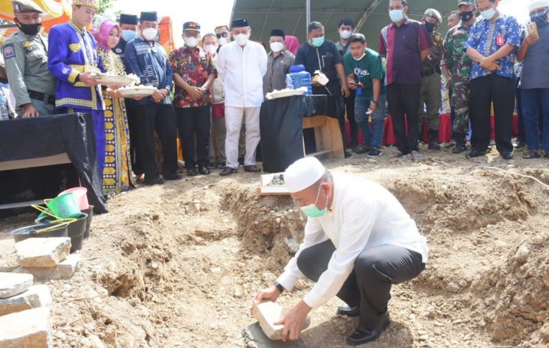 Peletakan batu pertama pembangunan tauhid center PPA oleh Plt.Bupati Boalemo Anas Jusuf.
