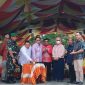 Penjabat Gubernur Gorontalo Hamka Hendra Noer menutup gelaran Festival Pesona Boalemo yang dilaksanakan oleh pemerintah daerah Kabupaaten Boalemo, Minggu (23/10/2022) di pantai Bolihutuo .