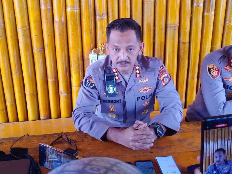 Kabid Humas Polda Gorontalo, Kombes Pol. Desmond Harjendro A.P., SIK, MT., memberikan klarifikasi langsung kepada awak media pada Rabu (4/6/2025).