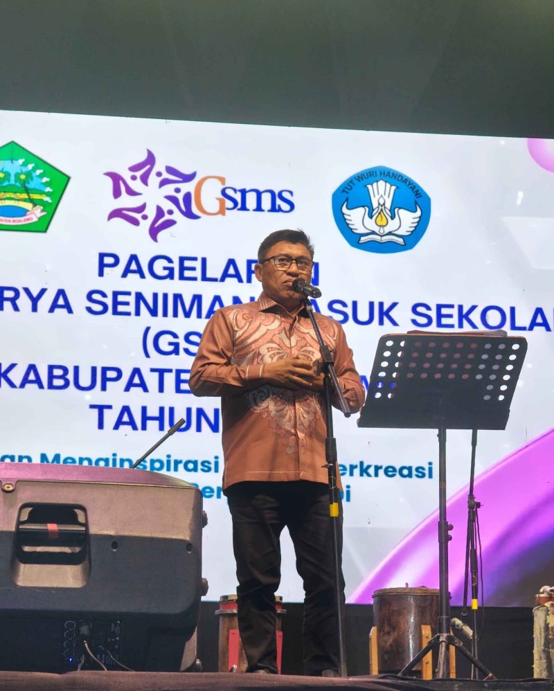 Ketua DPRD Boalemo Saat memberi sambutan pada pergelaran GSMS di alun-alun Tilamuta 14/10. (Foto: JM)
