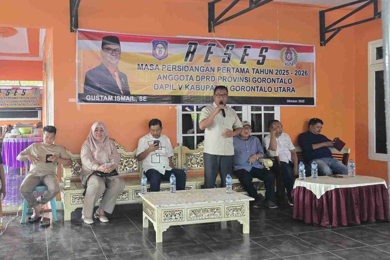 Gustam Ismail saat reses di desa Cisadane, Gorontalo Utara, Rabu, 22/10. (dok: istimewa)