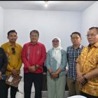 Foto bersama Komisi I dan aparat Desa (alim)